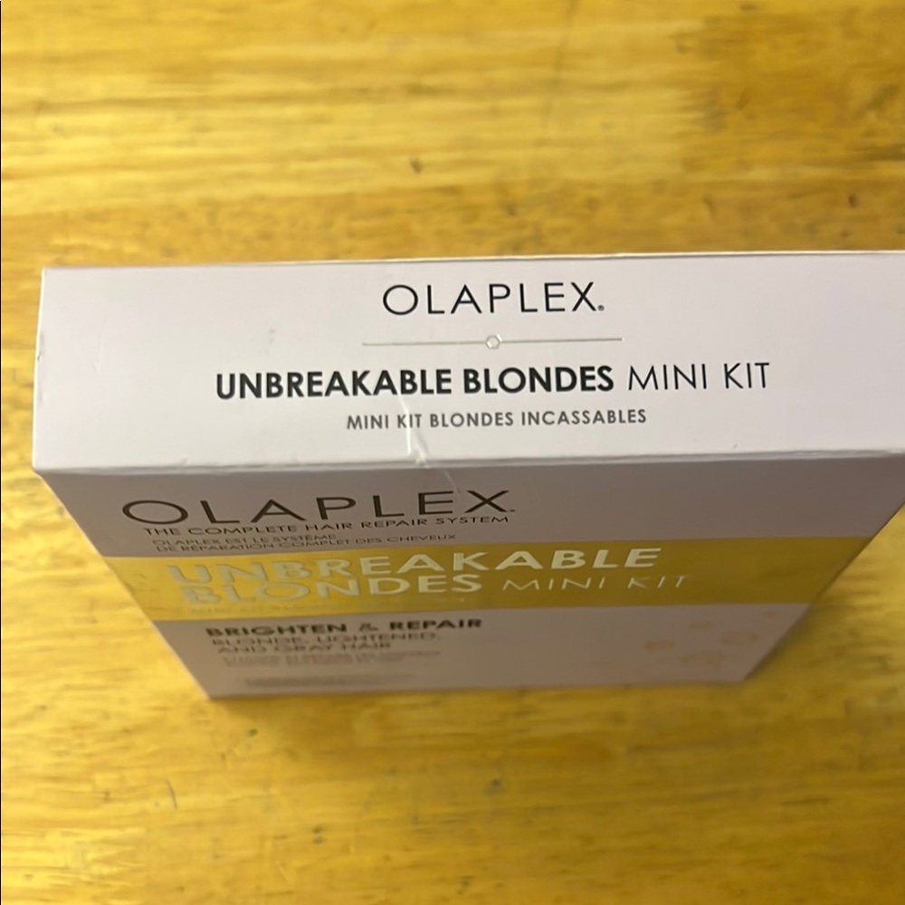 OLAPLEX Unbreakable Blondes Kit in Lavender and Silver - Picture 3 of 5